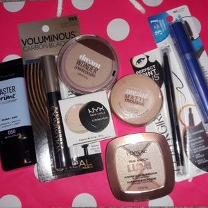 ☄💘New makeup bundle nwt never opened loreal sale
